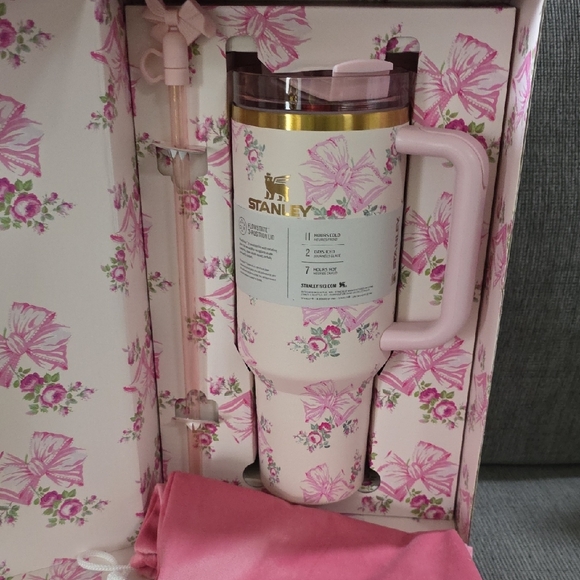 Stanley LoveShackFancy Pink Floral Quencher H2.0 Tumbler, 40oz., New - Picture 13 of 13